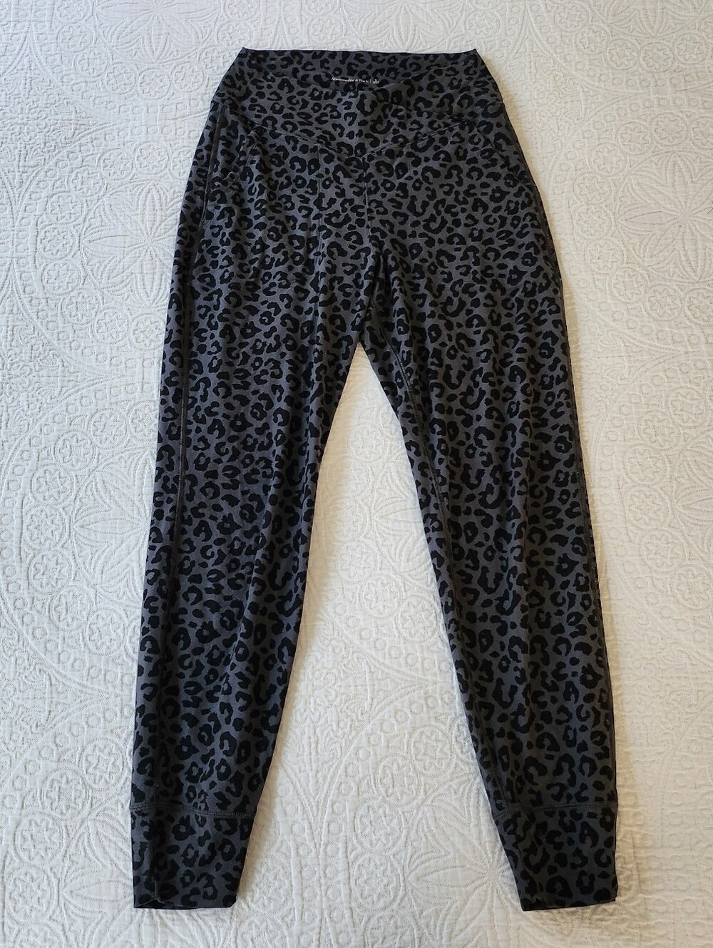 Abercrombie & Fitch Gray Leopard Print Joggers Small